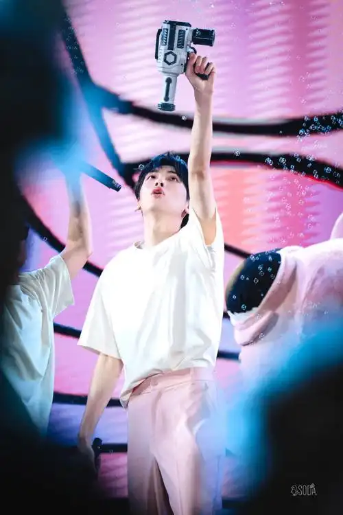 翟潇闻唱爱情转移