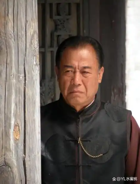 结婚46年零绯闻为了家庭61岁才走红最干净的男演员