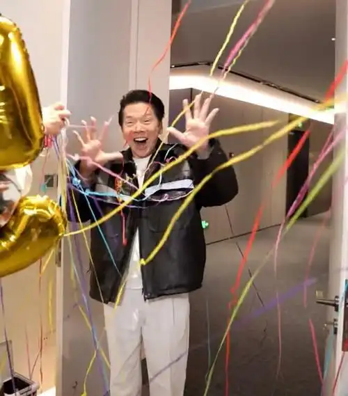 向华强75岁生日,还原一个简单的龙五先生_腾讯新闻