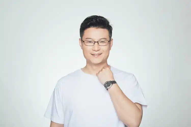 主任记者,获得过中国新闻奖一等奖,现在主持北京新闻广播《大城小事》