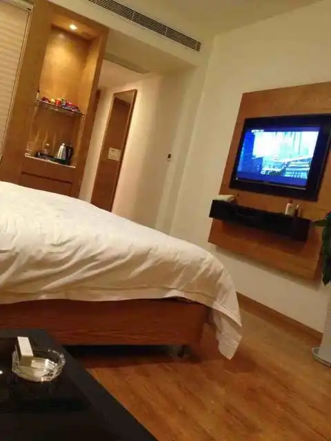 晚上开房间迎2014