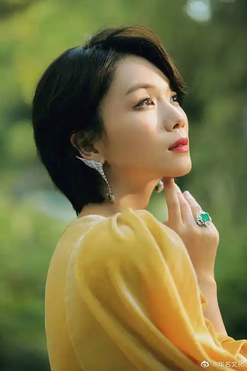 曹曦文 | 芭莎珠宝 出戏颁奖礼暨晚宴现场……_礼服_氛围_黄色