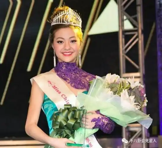 刘欣妮的履历要比哥哥高多了,做过nasa志愿者,拿过华裔小姐亚军,小