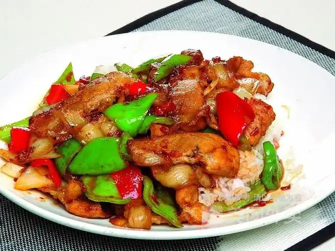 回锅肉盖浇饭图片