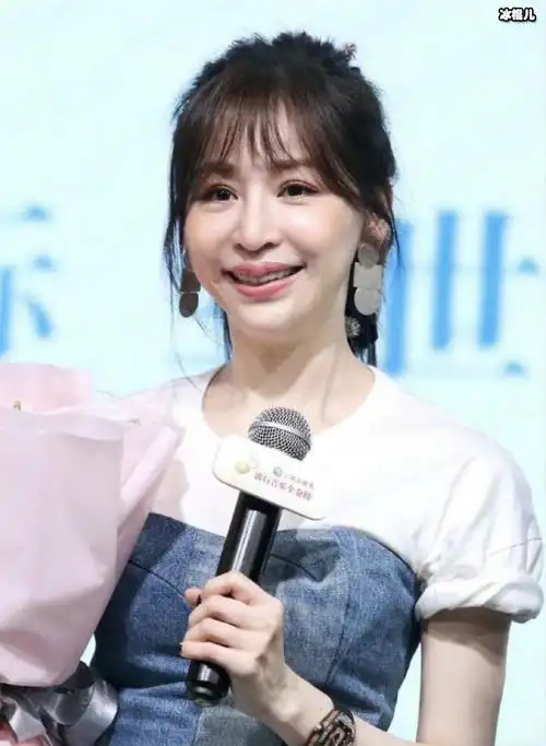 王心凌整容疑似毁容了网友们看后表示已经天生丽质了干嘛还要整的