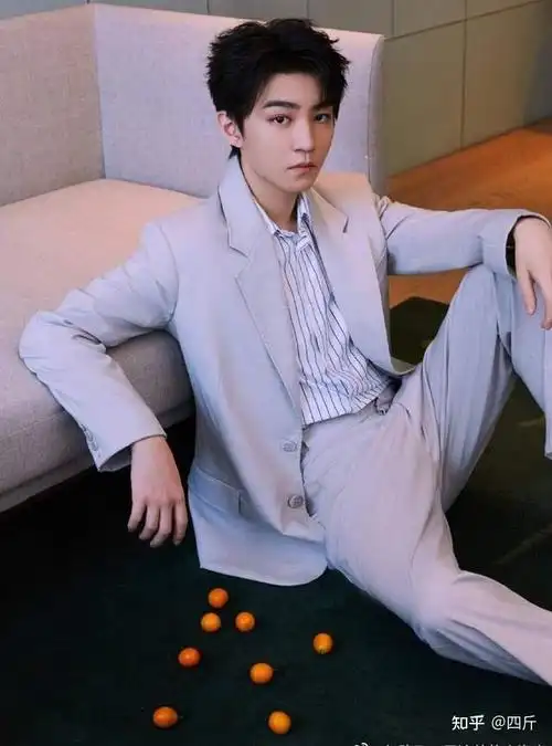 蔡徐坤塌房牵扯王俊凯!