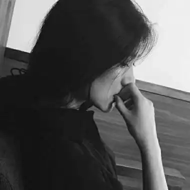 伤感图片头像女生(女生伤感绝望头像图片真人)-塔罗-火土易学