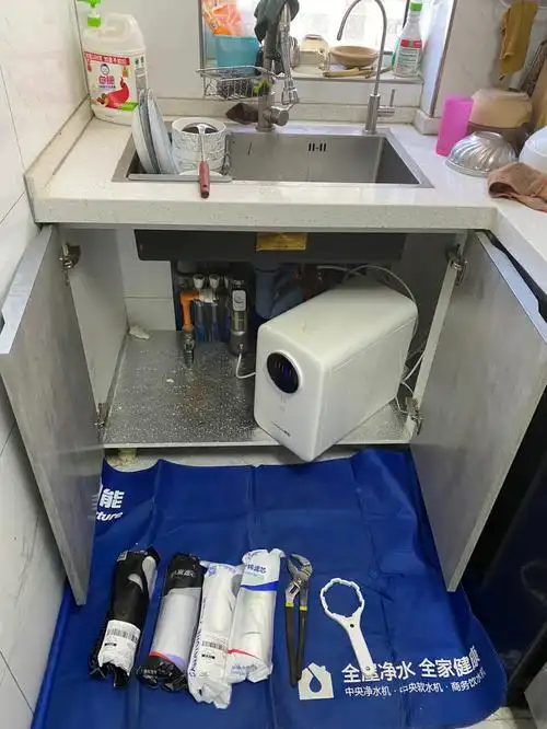 夏天饮用水量增加,家里或者公司净水器出水量变小了,出水口感不好了统