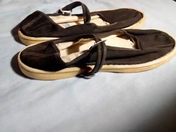 【图片】70年代的白塑料底上海双鸥牌一带布鞋【藏品交换吧】_百度