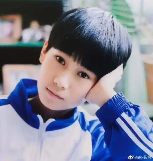 少年指数100%#奶源好可爱啊啊啊小时候好乖好奶呀@时代少年团-张真源