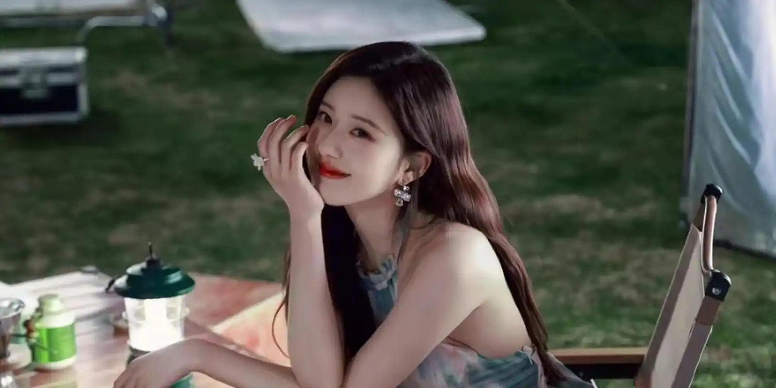 赵露思刚出道的时候,凭借着一组精美的照片,受到了很多人的认可.