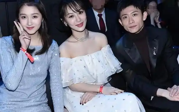 与杨紫,张一山的稳健发展和杨幂的成熟演艺生涯相比,关晓彤的道路似乎