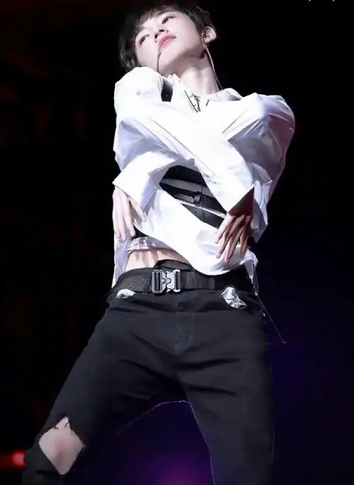 是结束而是宋亚轩的起点为宽肩窄腰长腿个高的男人而奋斗少年未来可期