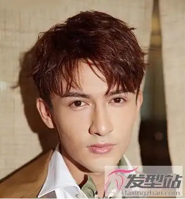 短碎发男生帅气发型 炫酷有型异性超喜欢