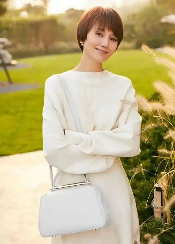 女人上年纪之后,尽量别留"这5款发型",大妈感十足,还没气质