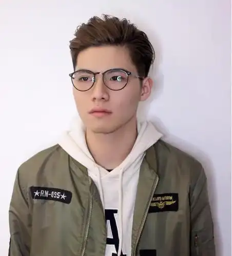 好看但低调的男生染发 男生好看染发颜色图片