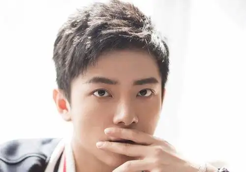 大学男生理什么短发好看 初夏男学生热点短发造型已出炉_发型师姐