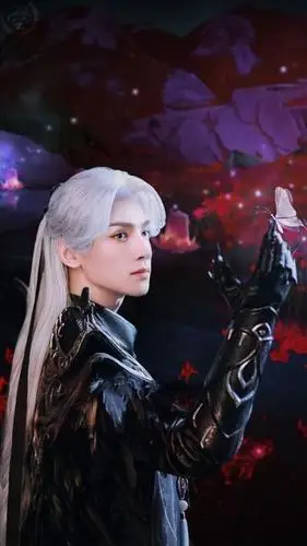 罗云熙新古装黑衣银发,高冷帅气,有种《犬夜叉》中杀生丸的感觉