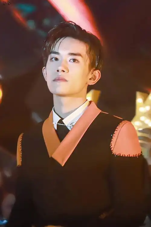 易烊千玺 #tfboys 五周年演唱会 高清 帅气