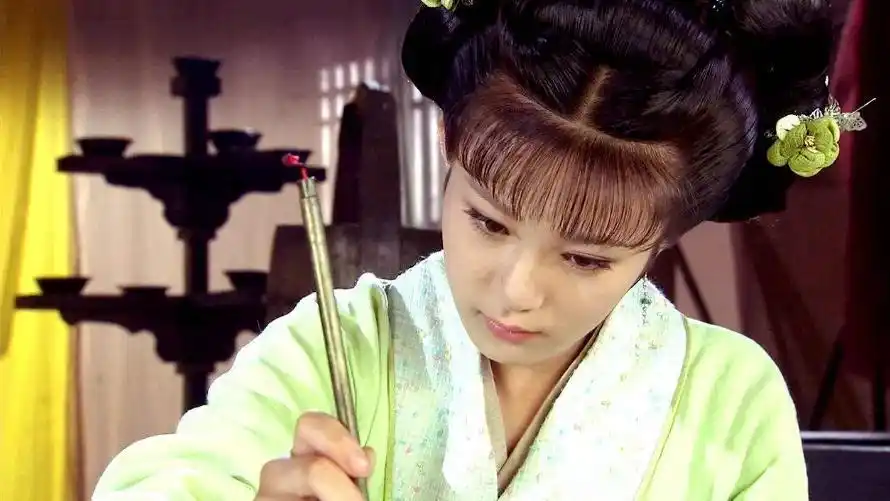 起初吴人还象保娘娘一样保着西施,但听说夫差已死之后,吴人感到国破家