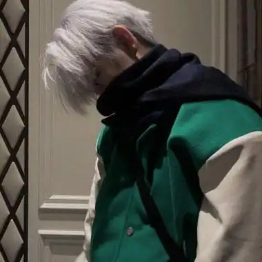 高冷的暗黑系男生头像