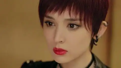 风暴舞第1集《风暴舞》阿曼达让马晓军去取证物 马晓军成功见到爱豆