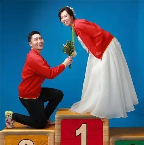 的绿叶,历经坎坷终获成功,如今三年俩娃幸福满满_李晓霞_丁宁_决赛