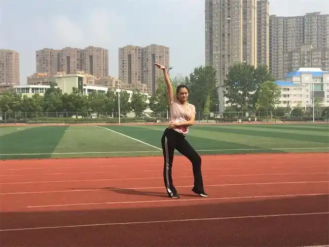 我校成功举办裕安区中小学体育教师教学基本功比赛