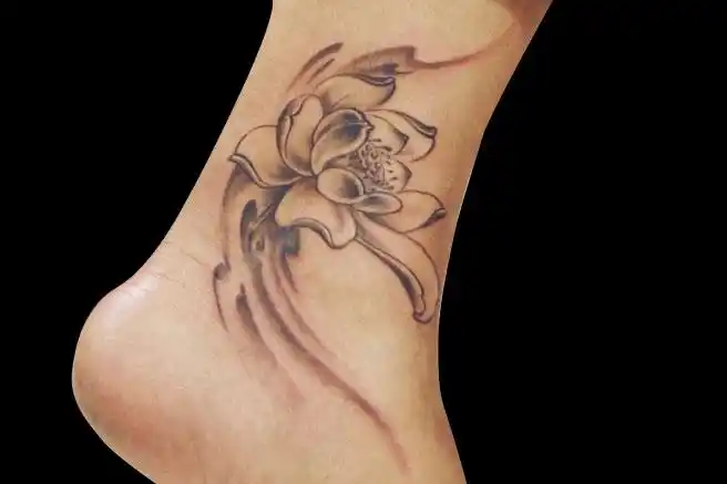 女人纹身纹莲花的寓意纹身莲花禁忌