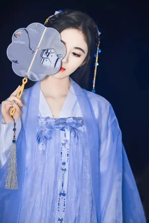 原创穿汉服的女生有多好看看看鞠婧祎就知道了既俏皮又甜美
