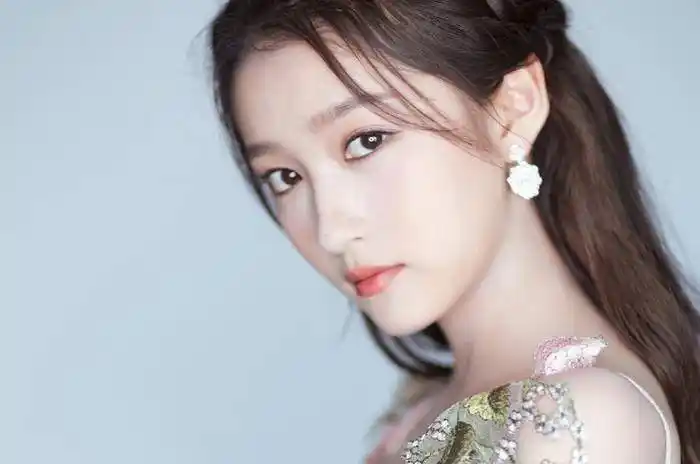 谁是人气最近飙涨的95后女明星之首?