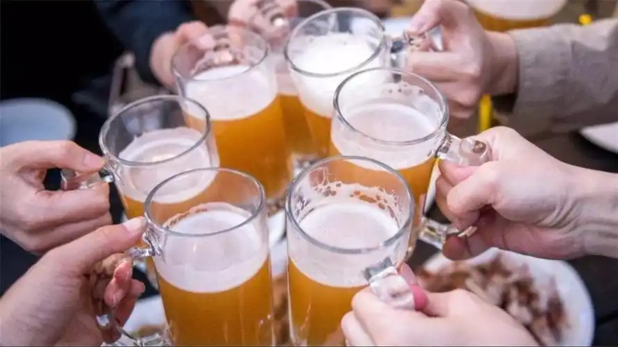 警惕!28岁男子深夜撸串喝酒心梗死 医生一句话道出真相