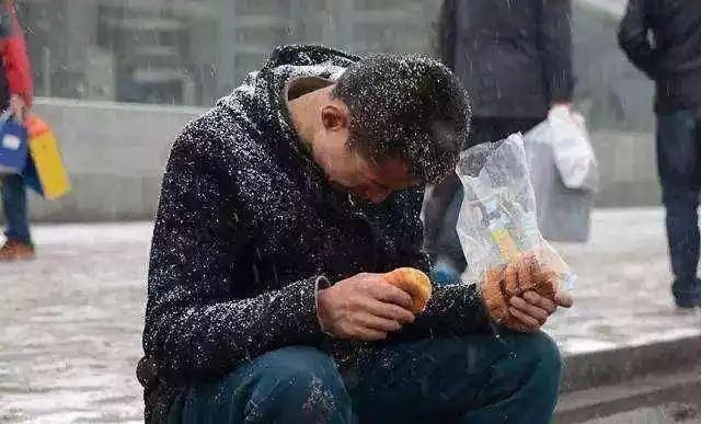 人到中年身不由己,更多的是心酸_生活_压力_家庭