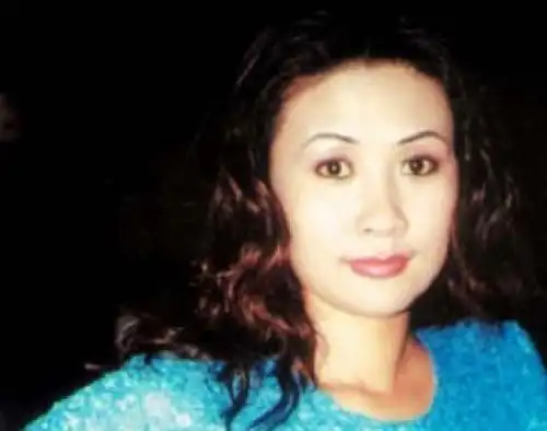 至于郭德纲前妻胡中惠的照片,网络上并没有一张是真的.