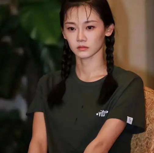 钟楚曦出道到现在已经有10年的时间.