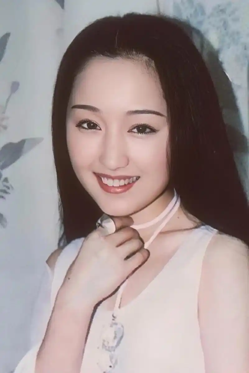 五十多的她保养的真的可以 杨钰莹这位出生于江西南昌的普通女孩,小