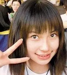 读初中的时候杨颖和学长魏世宗谈起朋友.