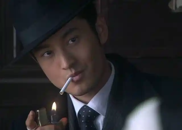 黄晓明自曝从小就对抽烟很反感baby却屡次被拍惹争议