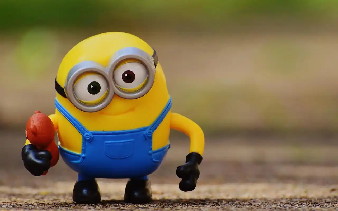 可爱呆萌的小黄人卡通图片壁纸