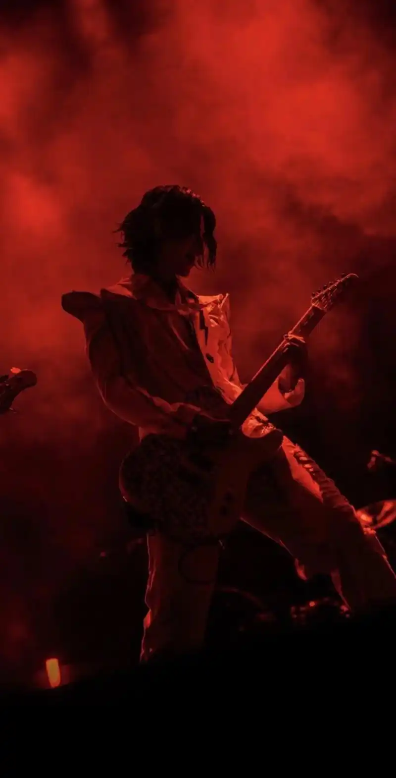 电吉他鬼～#小鬼王琳凯 #小鬼 #小鬼deadline巡演  - 抖音