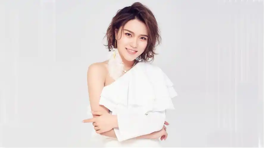 伤感情歌天后,唱不红的庄心妍为什么不红?