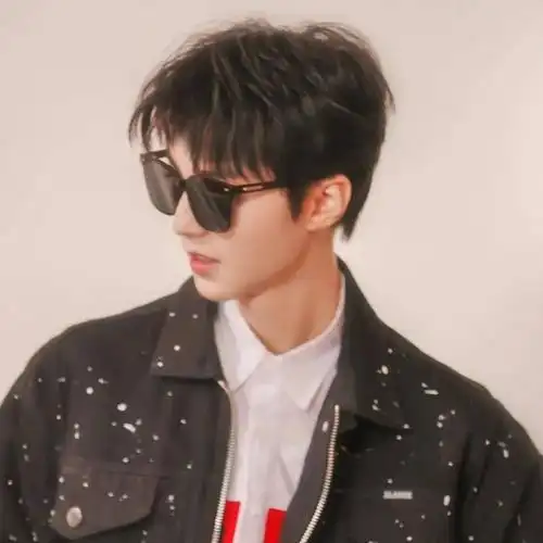 王俊凯令人胎动的头像小螃蟹们快疯狂保存