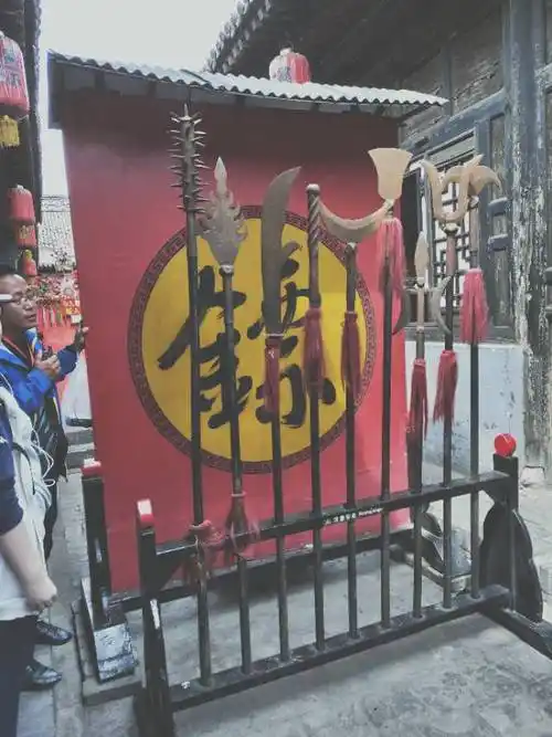 使我印象最深的是镖局.