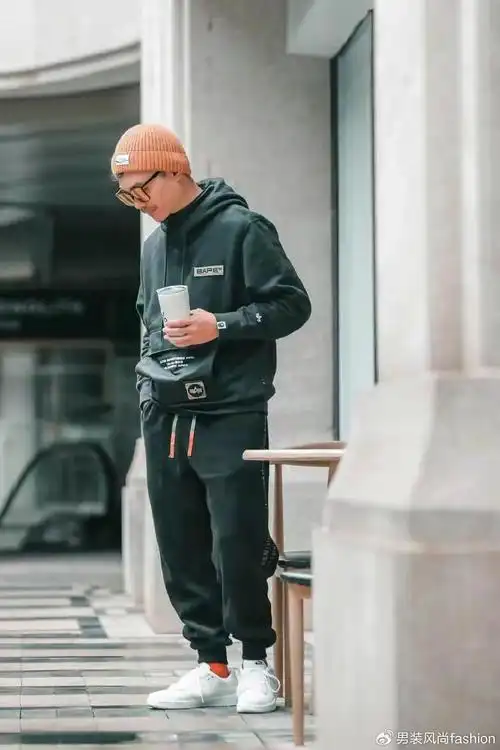春季男士街头风如何穿搭既显时尚潮流又不失男人味