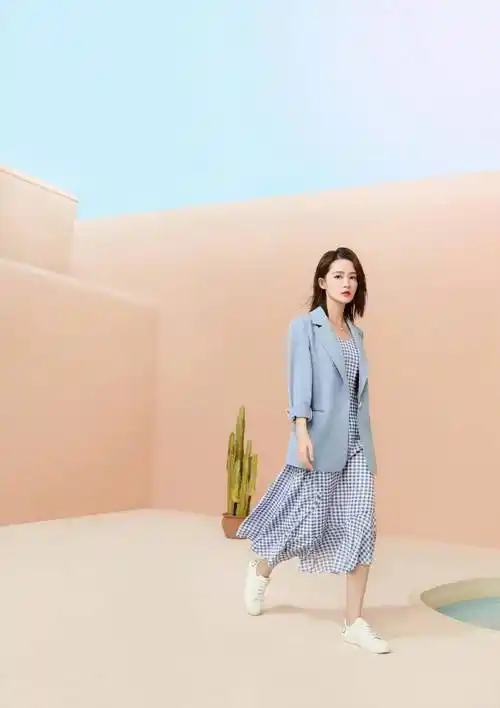 原创李沁剪了短发依旧美翻天穿搭时尚感满满女神的气质超好