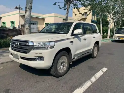 最便宜的8缸丰田陆巡来啦预售65万车长51米七座大空间真给力