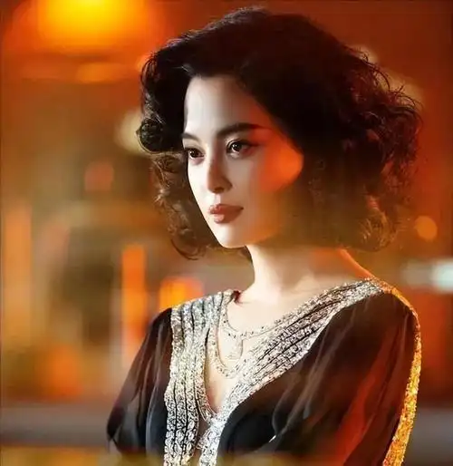 靠繁花火出圈37岁辛芷蕾登上春晚再次惊艳四座