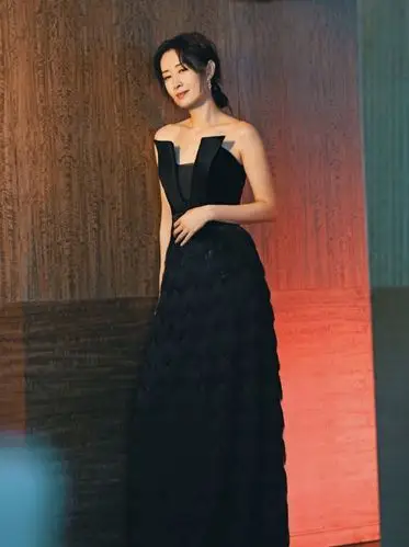 刘敏涛,我真的没醉前几天,被一首〈红色高跟鞋〉刷屏_圈子-新氧美容