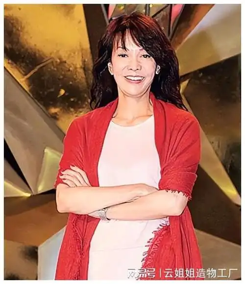 郑裕玲两次失败恋爱均超10年63岁嗜钱如命至今不婚不孕