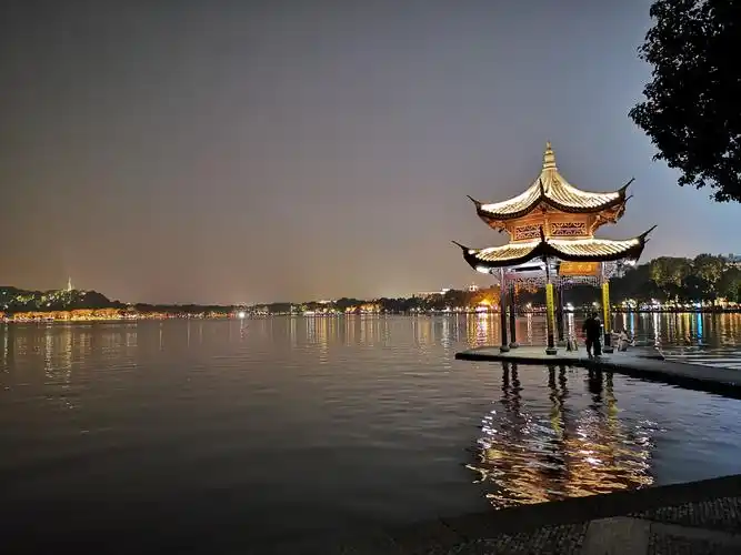 mate20x 西湖夜景实拍!